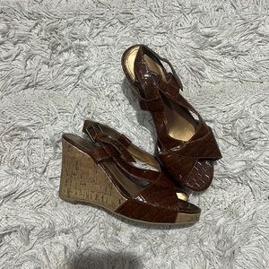 Leather patterned wedge heels